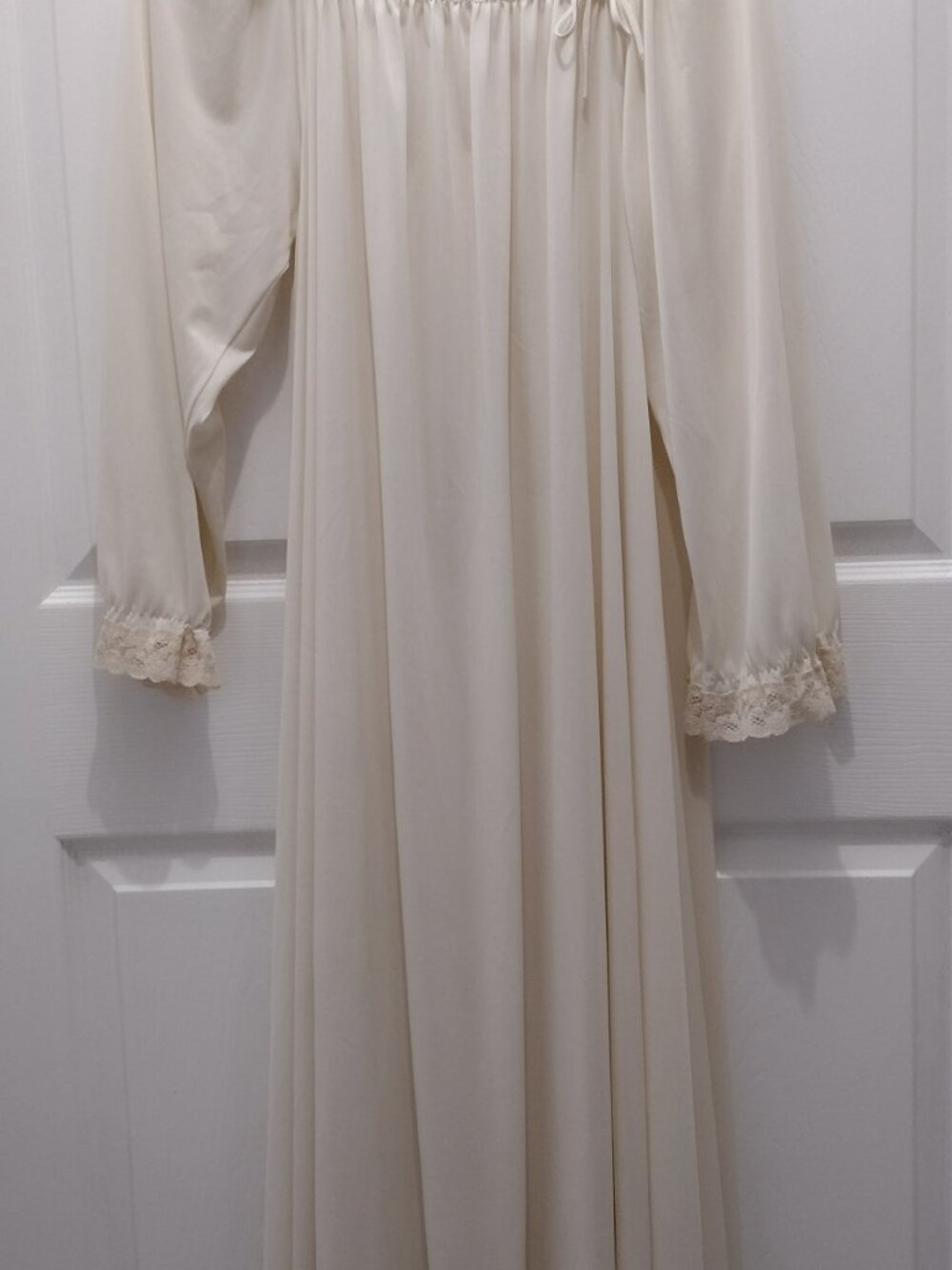 Vintage Komar Cream Lace Trim Nightgown Maxi Gown Small 100% Antron Nylon - Picture 2 of 9